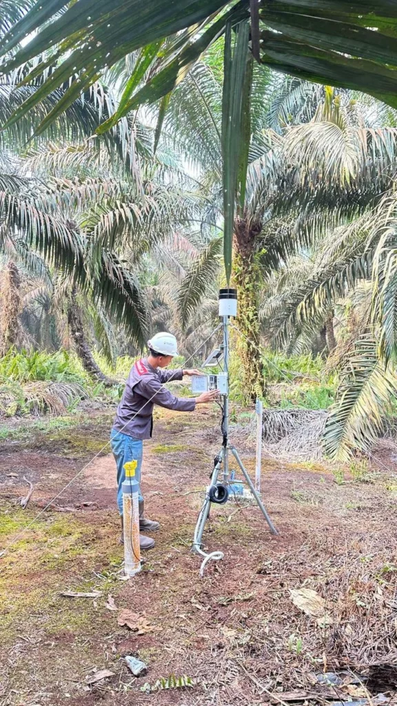 Dokumentasi Instalasi Weather Station Taharica di Blok F13 PT Agro Bukit