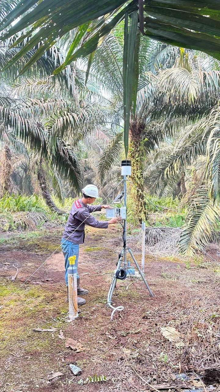 Dokumentasi Instalasi Weather Station Taharica di Blok F13 PT Agro Bukit